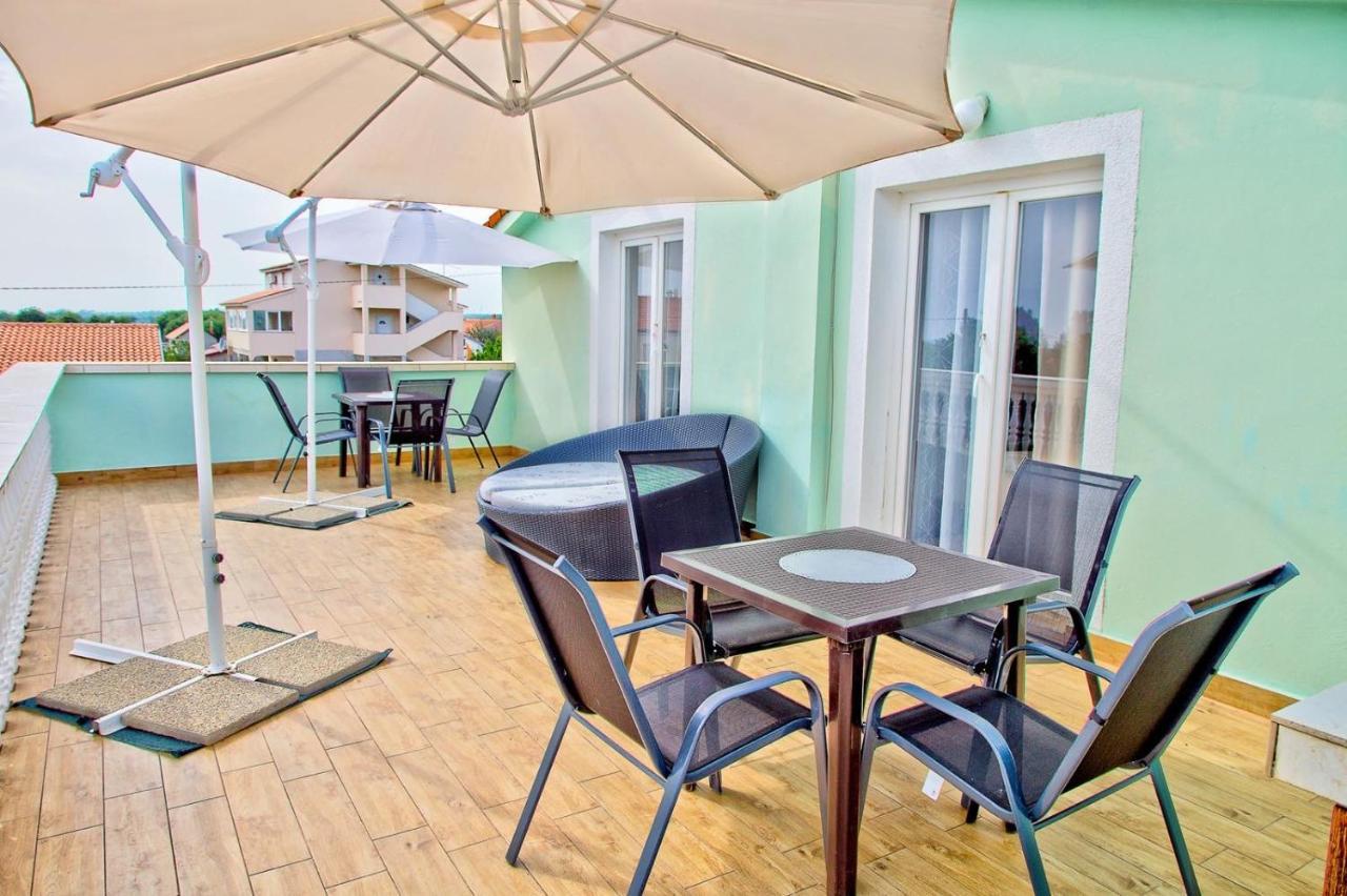 Apartmans Dina And Hana Radeki Polje 50 Lejlighed Loborika Eksteriør billede